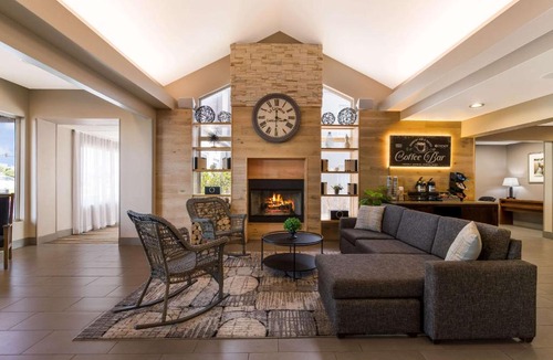 Wichita Hotel | Country Inn & Suites by Radisson, Wichita East, KS