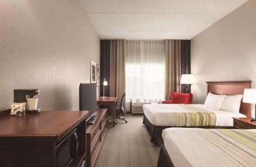 Willmar Hotel | Country Inn & Suites by Radisson, Willmar, MN