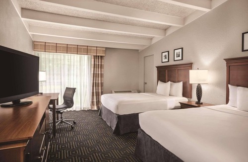 Woodbury Hotel | Country Inn & Suites by Radisson, Woodbury, MN
