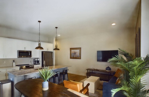 Nashville Cottage | Country Lyric - Mins to Downtown - Rooftop Deck