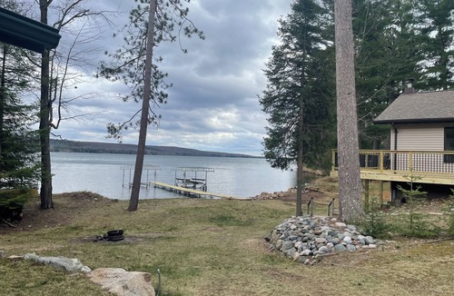 Crandon House | Country style 4 Bdrm with family suite, 3Ba house on Lake Metonga, Crandon WI.