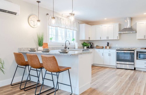Gorham Apartment | Countryside Oasis Charming 1BR Farmhouse Getaway