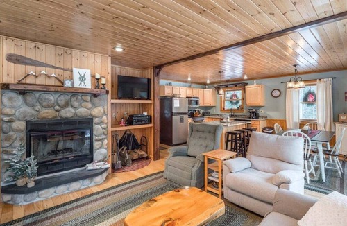 Bethel Ski Chalet | Countryside Retreat - Mountain Style Chalet