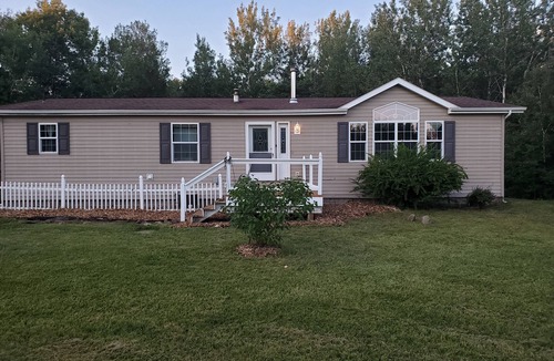 Two Harbors House | Countryside Retreat. Minutes from town. Close to great hiking trails.