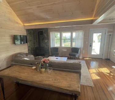 North Sebago Villa | COUPLES COTTAGE LIMIT 4