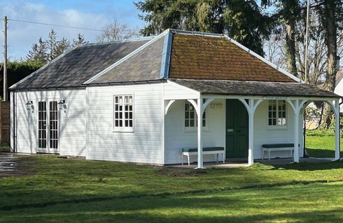 Perth Cottage | Couples Unique Getaway: The Bowling Club , Rural and Funky