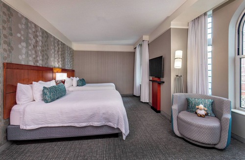 Prudential - St. Botolph Hotel | Courtyard by Marriott Boston Copley Square