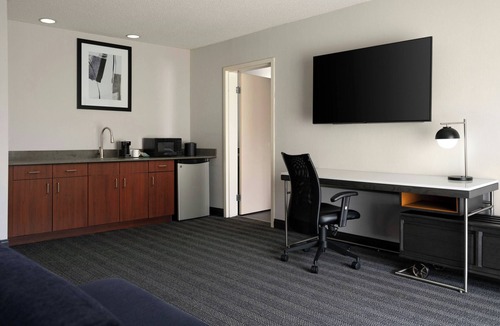 Utica Hotel | Courtyard by Marriott Detroit Utica