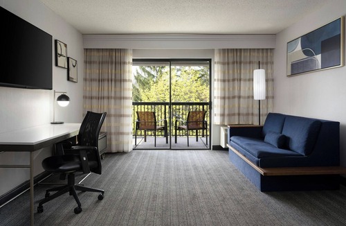 Utica Hotel | Courtyard by Marriott Detroit Utica
