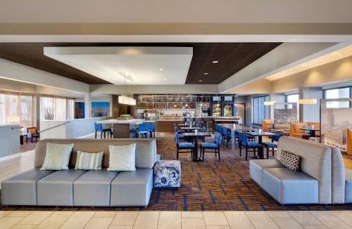 Southfield Hotel | Courtyard Detroit Southfield