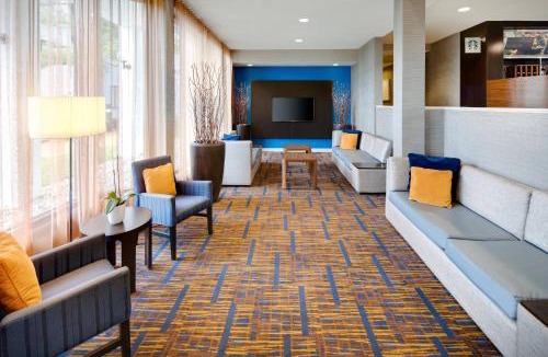 Southfield Hotel | Courtyard Detroit Southfield