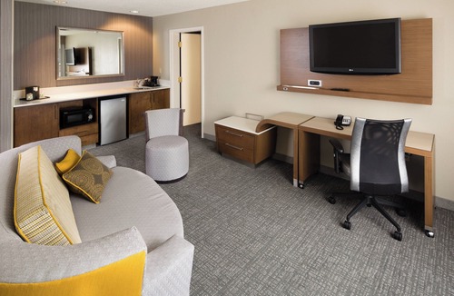 Bridgeton Hotel | Courtyard St. Louis Airport/Earth City