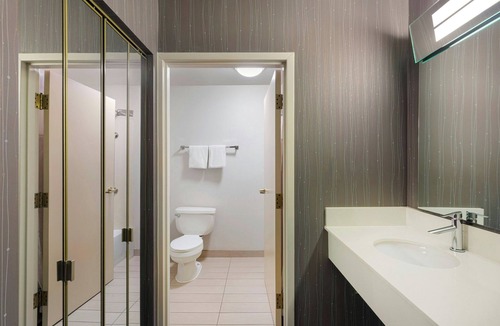 Bridgeton Hotel | Courtyard St. Louis Airport/Earth City
