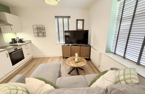 Southampton City Centre Apartment | Courtyard View