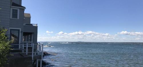 Kennebunk House | Cove House - 6 Bedroom 4.5 Bath Water Front Home s