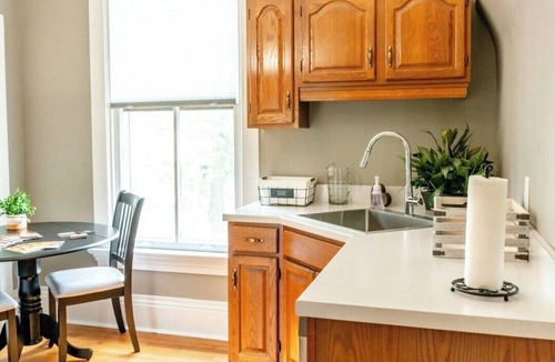 Fort Wayne Apartment | Cozy 1-bedroom apartment in historic Victorian Mansion