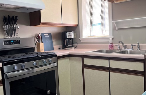 Brookline Apartment | Cozy 1-bedroom apartment in charming Pittsburgh