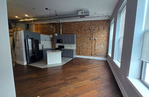 Central Business District Apartment | Cozy 1-bedroom apartment in downtown Kalamazoo, walking distance to attractions.