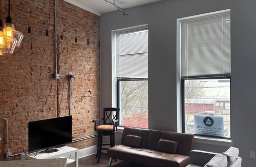 Central Business District Apartment | Cozy 1-bedroom apartment in downtown Kalamazoo, walking distance to attractions.