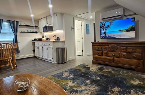 Sandwich Apartment | Cozy 1-bedroom apartment in tranquil Sandwich with AC