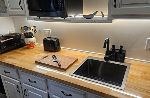 Sandwich Apartment | Cozy 1-bedroom apartment in tranquil Sandwich with AC