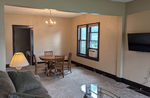 Roosevelt Apartment | Cozy 1-bedroom apartment in fantastic Fargo with WiFi, AC