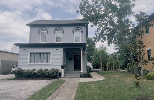Northside District Apartment | Cozy 1-bedroom apt in Victorian Era House minutes walking to Downtown Lexington