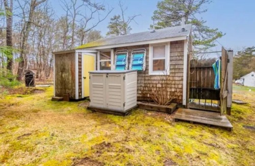 Orleans Cottage | Cozy 1 bedroom cottage in beautiful Orleans with AC. A perfect spot to get away.