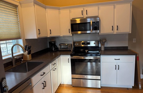 East Granby House | Cozy 1-bedroom house in adorable East Granby