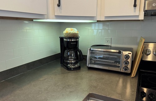 East Granby House | Cozy 1-bedroom house in adorable East Granby