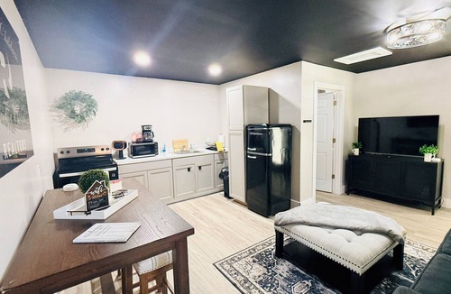 Greensburg Apartment | Cozy 1-bedroom Studio apartment!
