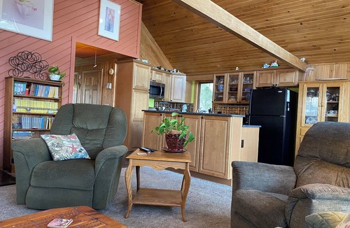 Standish Cottage | Cozy 1 BR, 1 Loft. 1 Bath Cottage 50’ from Lake