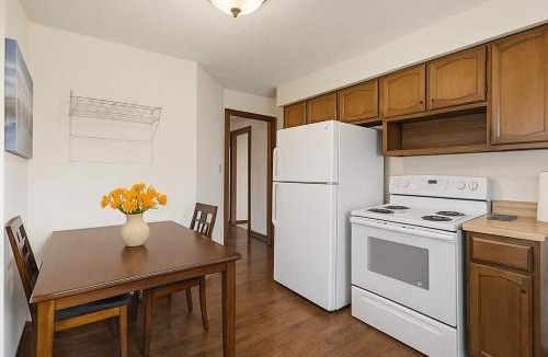 Crafton Apartment | Cozy 1BR King - Near City Airport