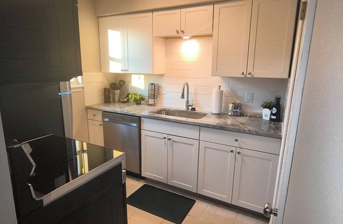 Tahlequah House | Cozy 2-bed townhome with AC in Tahlequah. Food & shopping, walking distance.