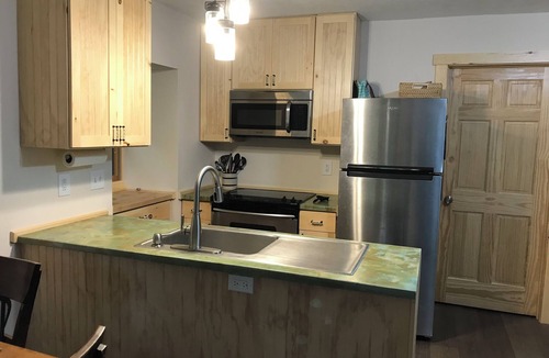 Beulah Cottage | Cozy 2-bedroom/2-bathroom cottage