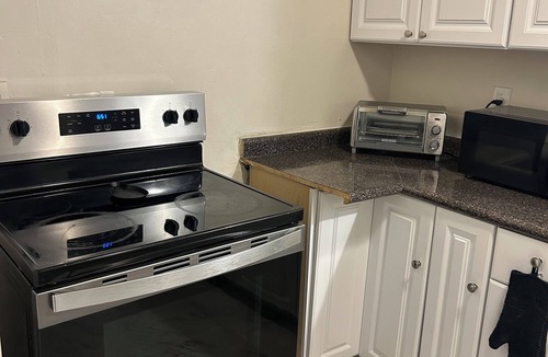 Westwood Apartment | Cozy 2-bedroom apartment, 6 miles from Downtown!