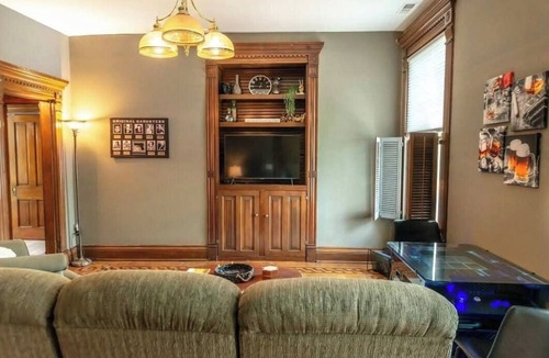 Fort Wayne Apartment | Cozy 2-bedroom apartment in historic Victorian Mansion.