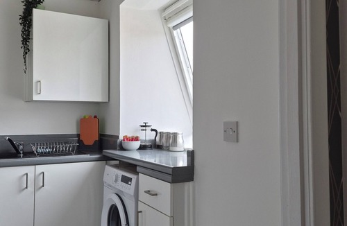 Liberton Apartment | Cozy 2-bedroom apartment in Edinburgh close to city centre Free Parking Wi-fi