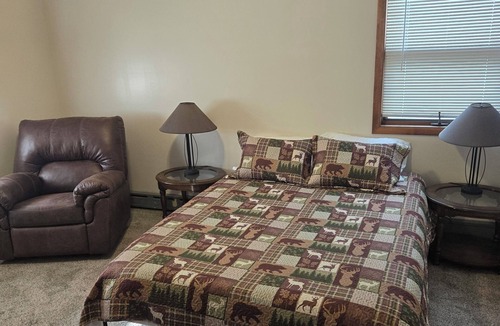 Bessemer Apartment | Cozy 2-bedroom apartment in charming Bessemer with WiFi, AC