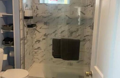 Randolph Apartment | Cozy 2-bedroom apartment, New bathroom, New kitchen, washer and dryer in unit.nn