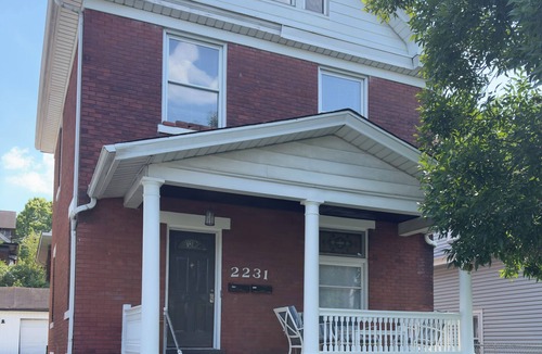 Norwood Apartment | Cozy 2-bedroom apartment in enchanting Norwood with AC
