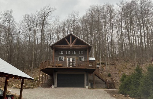 Gans Cabin | Cozy 2-bedroom cabin on 3 acres of mountaintop property