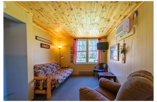 Cass Lake Cabin | Cozy 2-bedroom cabin at marvelous Cass Lake Lodge! Cabin 2