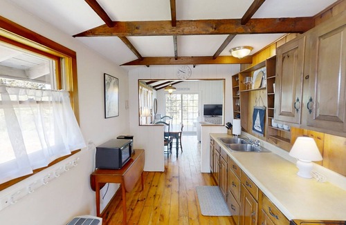 Bailey Island Cottage | Cozy 2 bedroom cottage with beautiful views of Mackerel Cove!