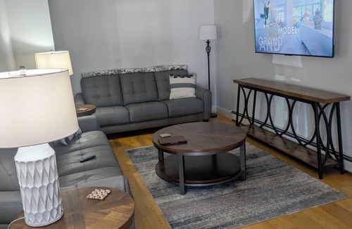 Westbrook Condo | Cozy 2-bedroom condo in gorgeous Westbrook with AC