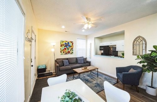 Ludlow House | Cozy 2 Bedroom Getaway