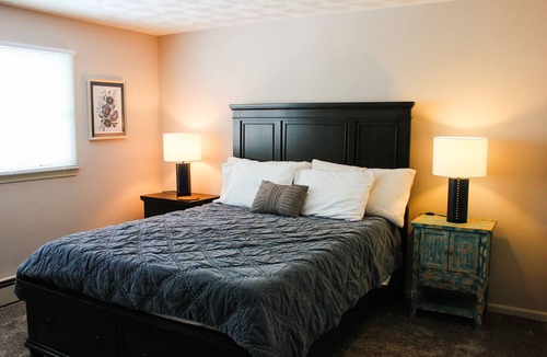 Defiance Apartment | Cozy 2 Bedroom Home Downtown Defiance!