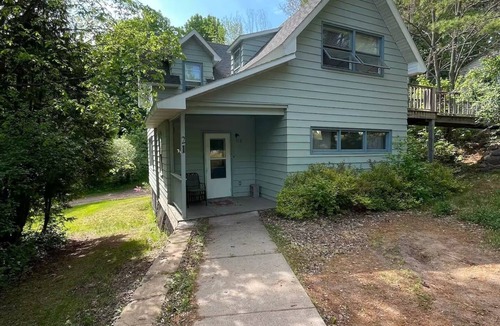 Bayfield House | Cozy 2 Bedroom Home on the edge of downtown Bayfield, Walkable to Everything!