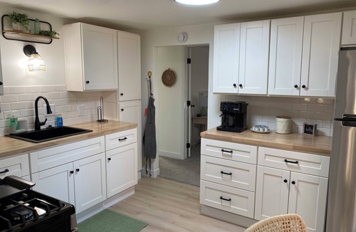 Eudora House | Cozy 2-bedroom house in Eudora close to KC area and Lawrence KS.