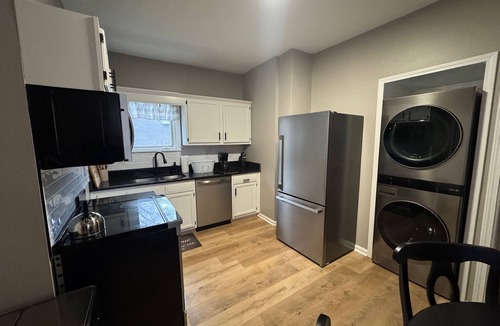 Crescent Hill House | Cozy 2-bedroom house in Louisville with AC